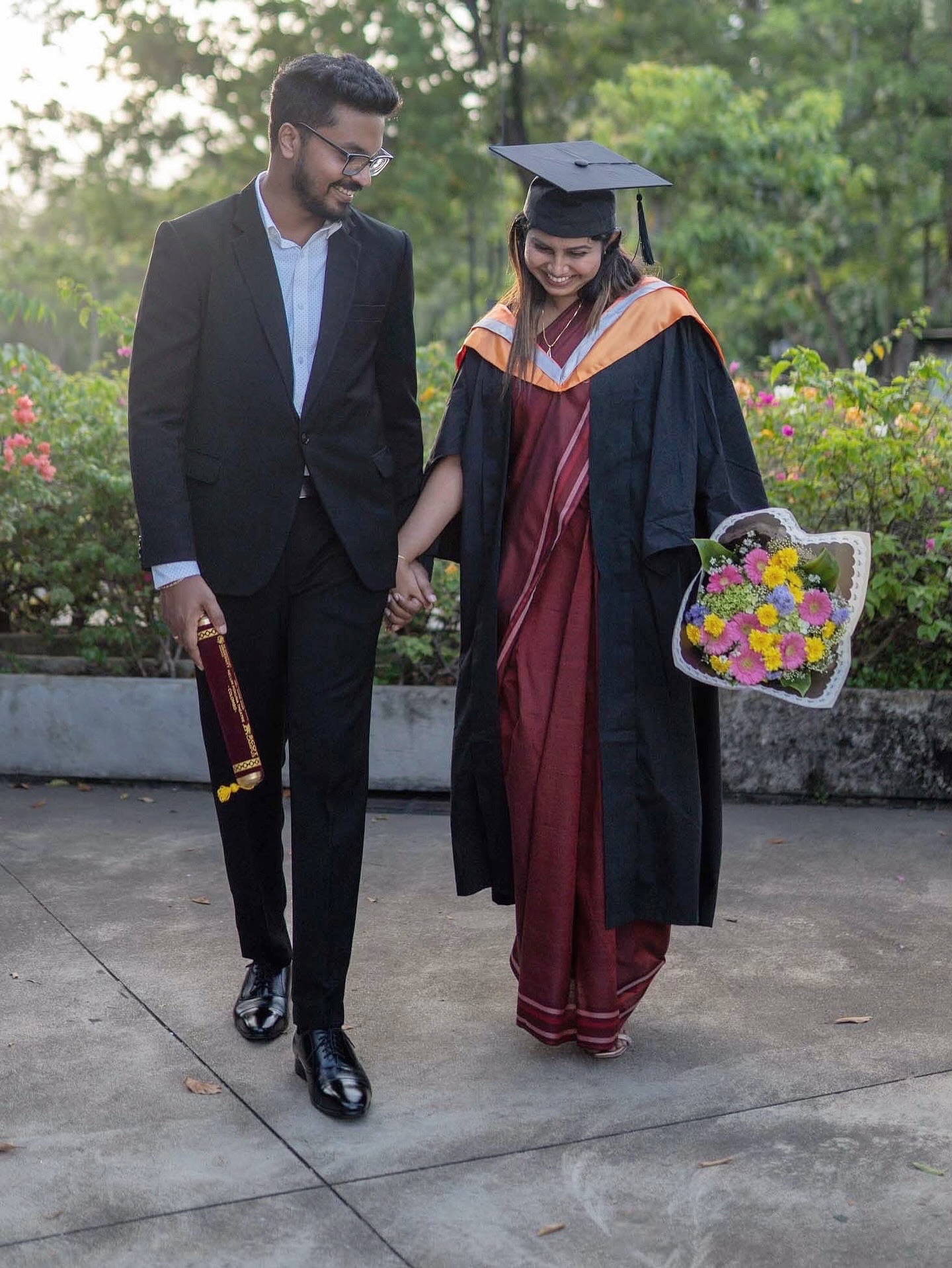 Graduation portrait photography with family in Colombo, Sri Lanka